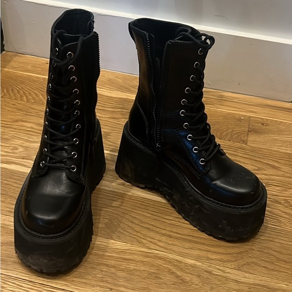Size 7 Current Mood Dolls Kill Grunge at Heart Combat Boots - Picture 2 of 5
